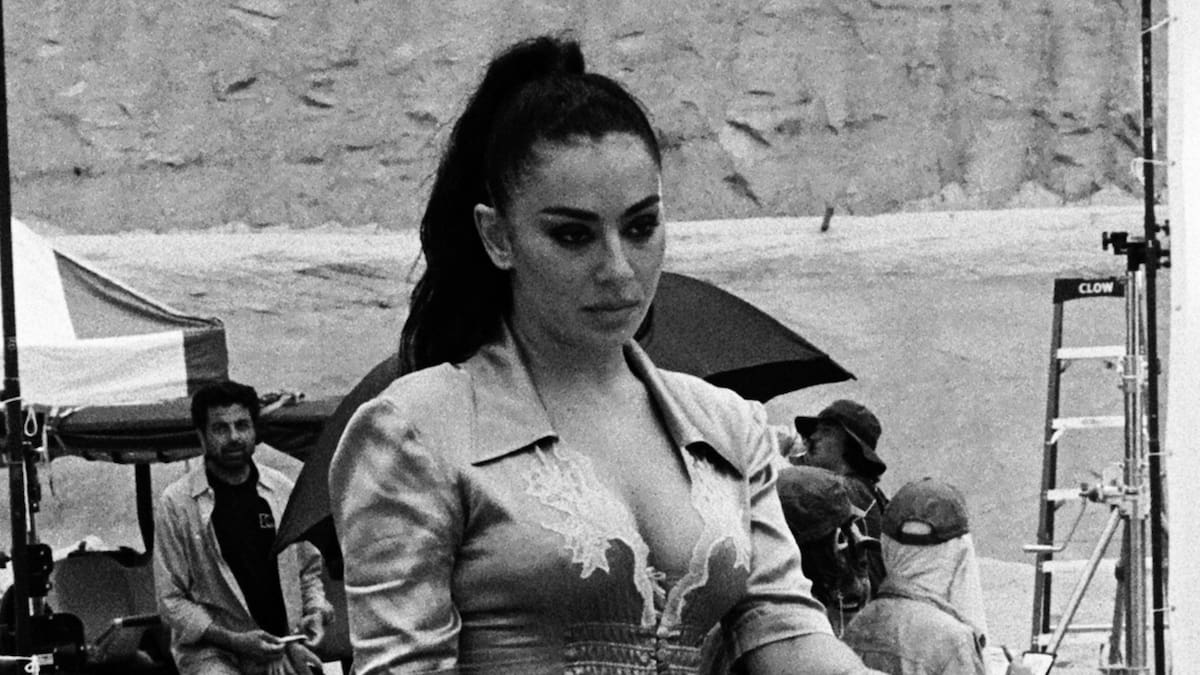 Julio avanza con las nuevas canciones de Charli XCX, Jennie, Barry B, Métrika y Sinaka, Eladio Carrión y Cazzu o Martin Garrix con U2