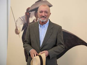 Arturo Pérez-Reverte trae de vuelta a Diego Alatriste tras casi 15 años con ‘Misión en París’: “He tenido mucha presión de los lectores”