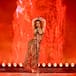 Shakira vuelve a los escenarios envuelta en polémica pero con una gran noticia para sus fans