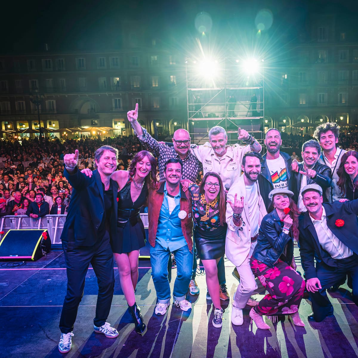 LOS40 sopla 60 velas con una Plaza Mayor abarrotada y entregada a LOS40 Classic por San Isidro