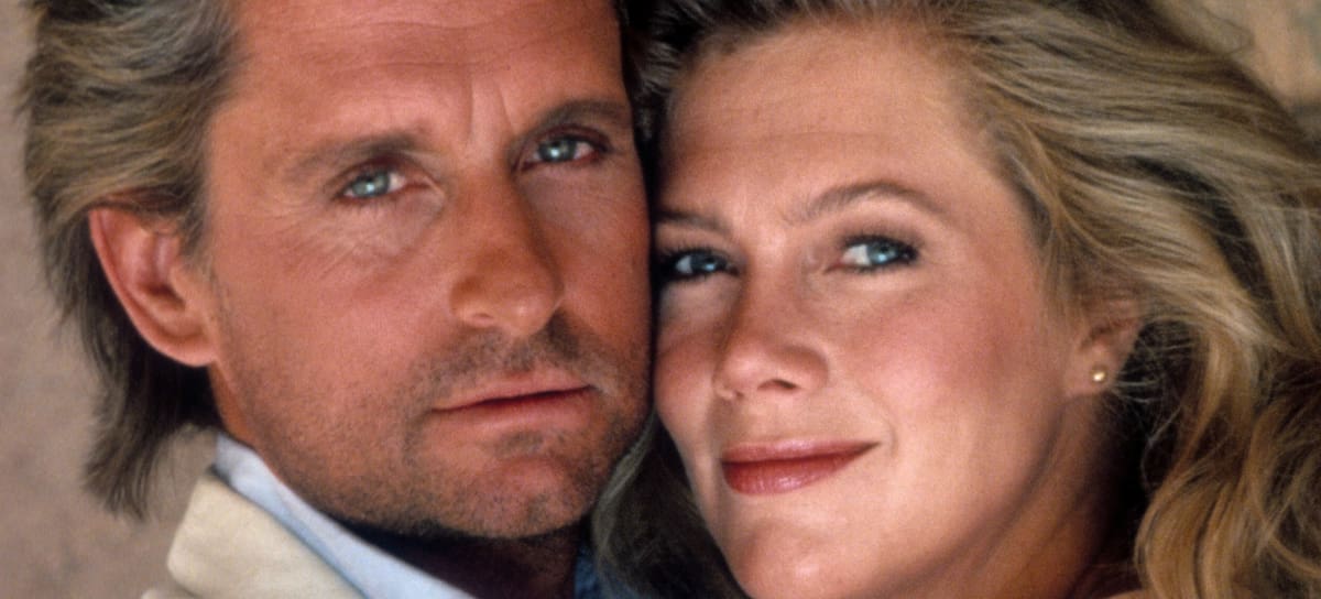 Michael Douglas y Kathleen Turner, en el set de rodaje de 'La joya del Nilo' (1985).