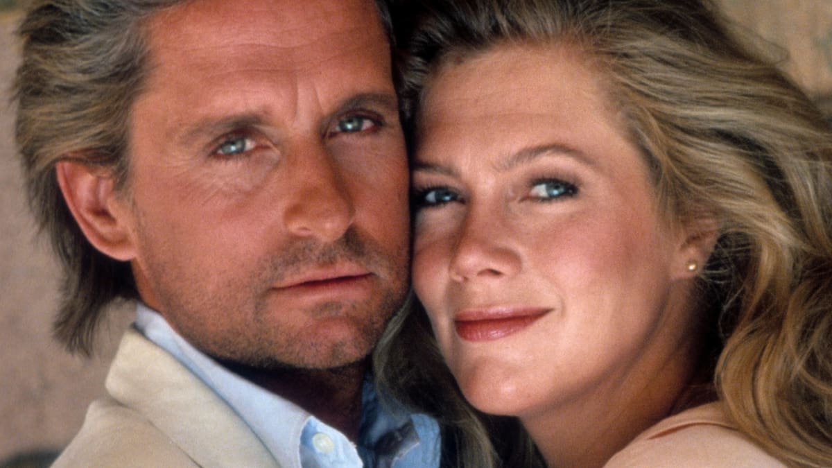 Sale a la luz la verdad sobre Kathleen Turner, Michael Douglas y su relación tras el rodaje de ‘Tras el corazón verde’