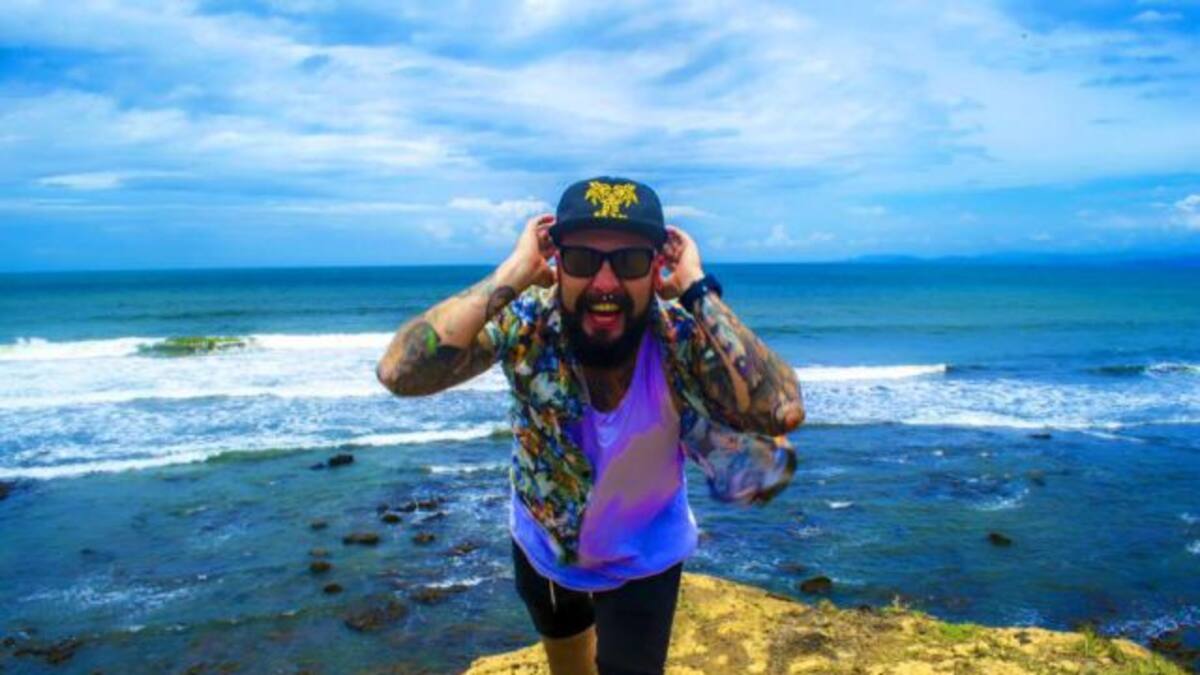 Julio Nájera presentó su nuevo video