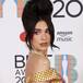 Después del éxito del tanga, Dua Lipa pone de moda enseñar el liguero
