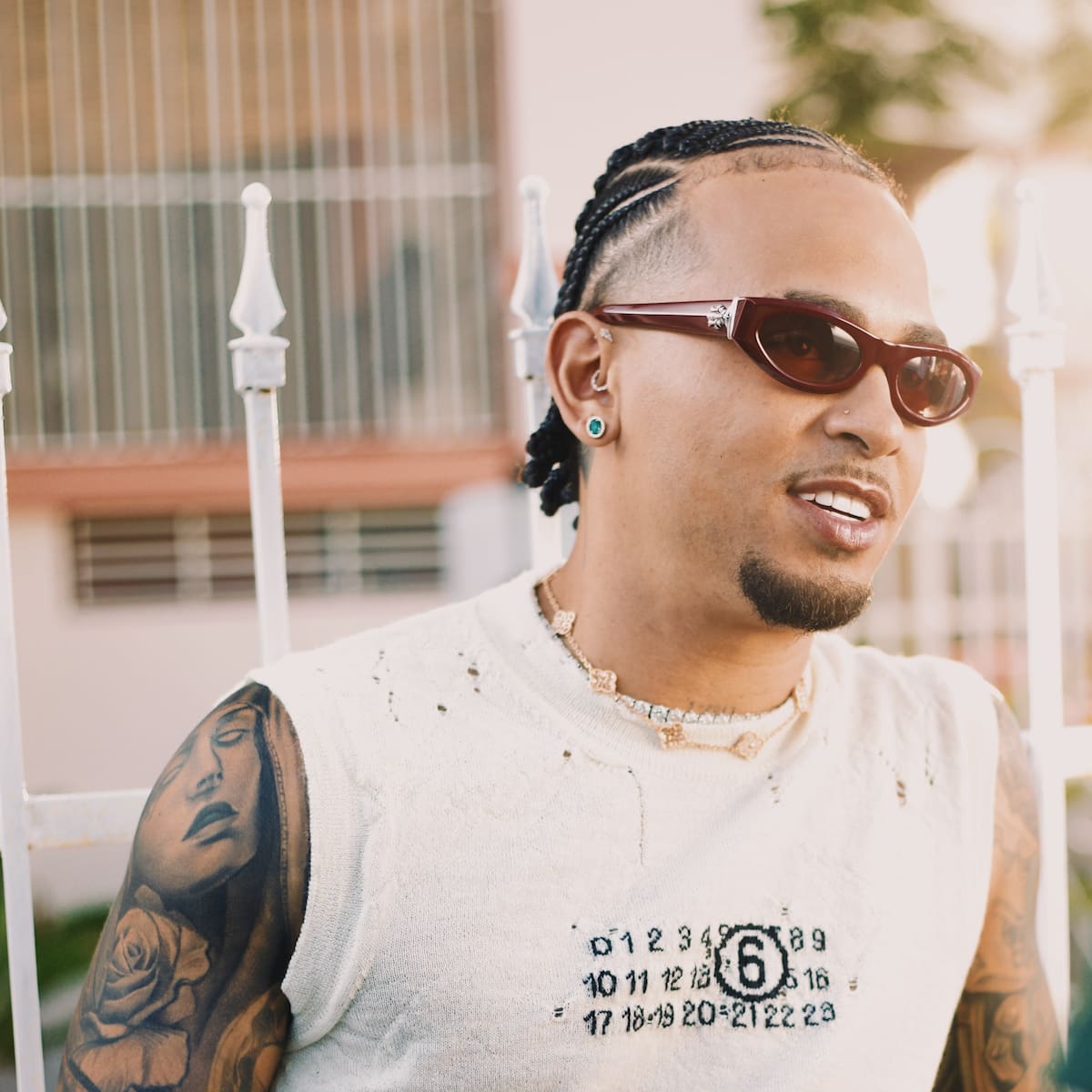 Ozuna vuelve al reggaeton clásico: así suena 'Una Aventura'