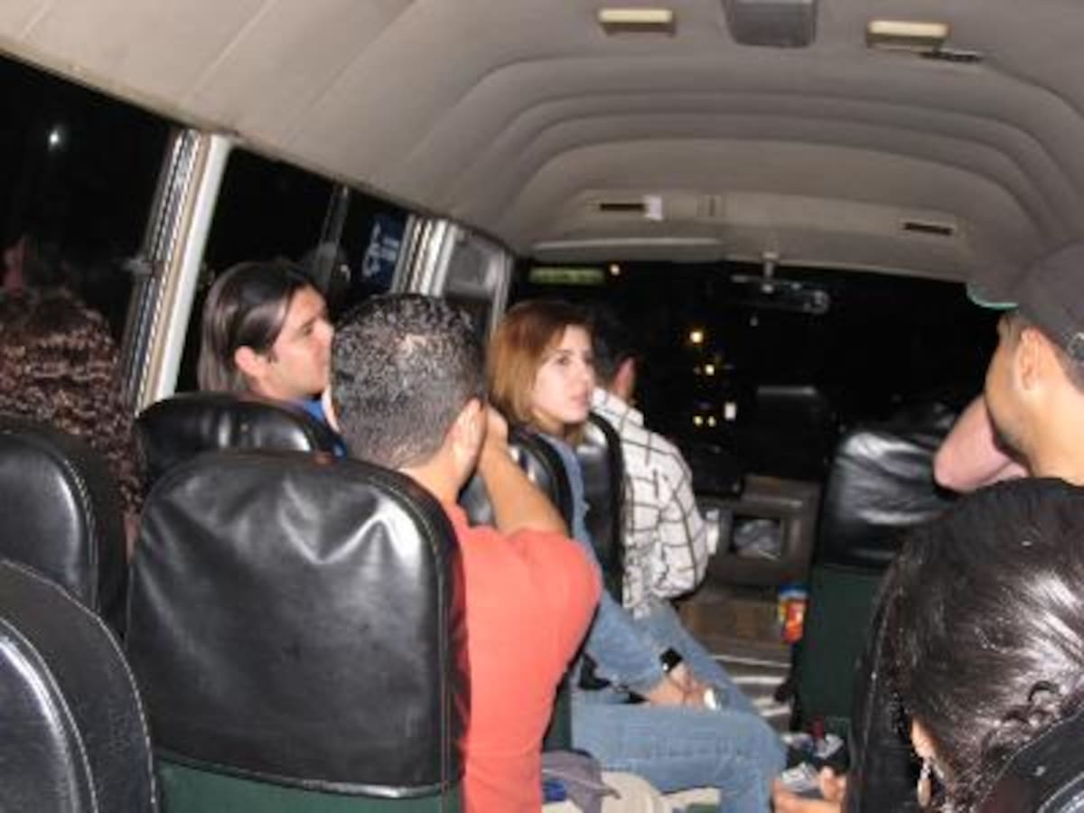 La Micro que va para eL Concierto de Beto Cuevas en Palmares