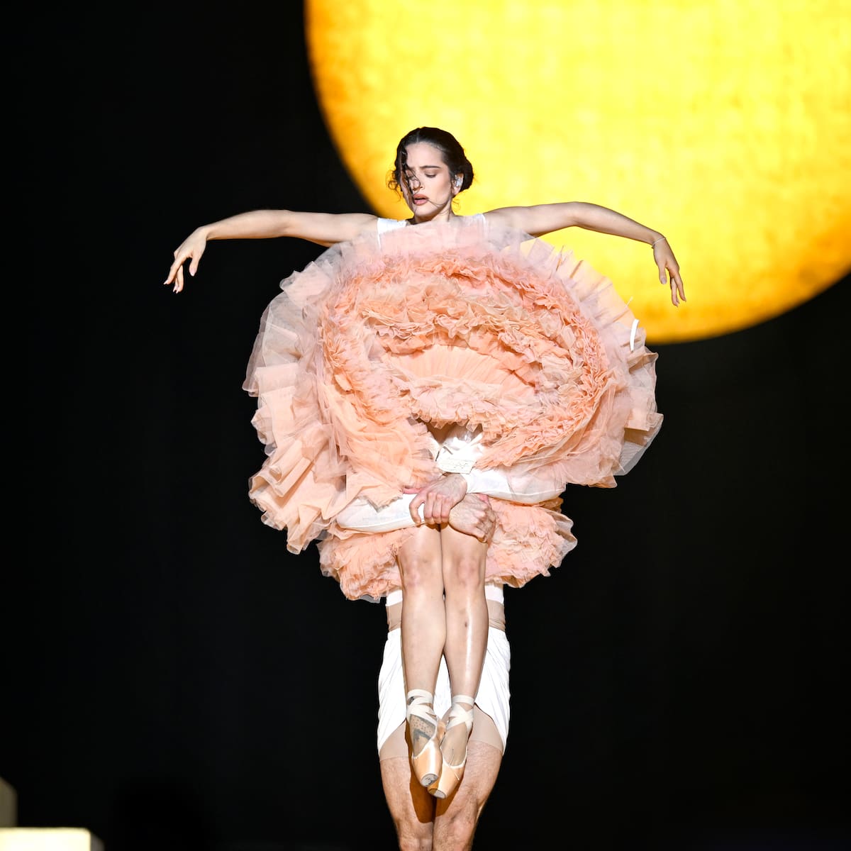 Daniel Gómez, doctor en musicología, analiza el concierto LUX de Rosalía: "Está muy acorde con el discurso que ella tiene"