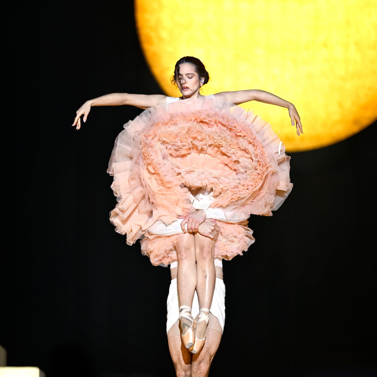 Daniel Gómez, doctor en musicología, analiza el concierto LUX de Rosalía: "Está muy acorde con el discurso que ella tiene"