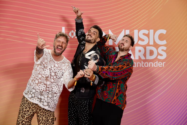 Verano eterno: Bombai conquista con el premio a Mejor Artista LOS40 Summer Live. ¡Su música es sinónimo de buen rollo y sol!