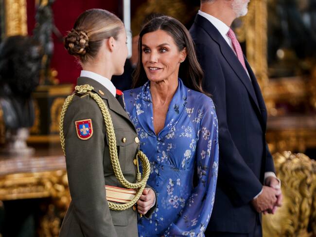 La princesa Leonor y la reina Letizia en la Fiesta Nacional de la Hispanidad de 2023.