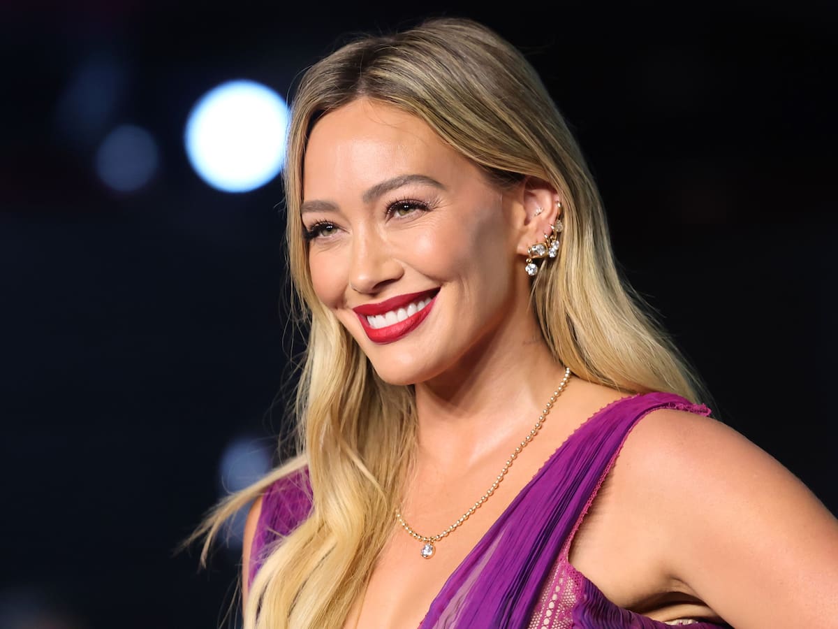 Hilary Duff anuncia un EP navideño, 'Holiday Things', y lo lanzará antes de Halloween