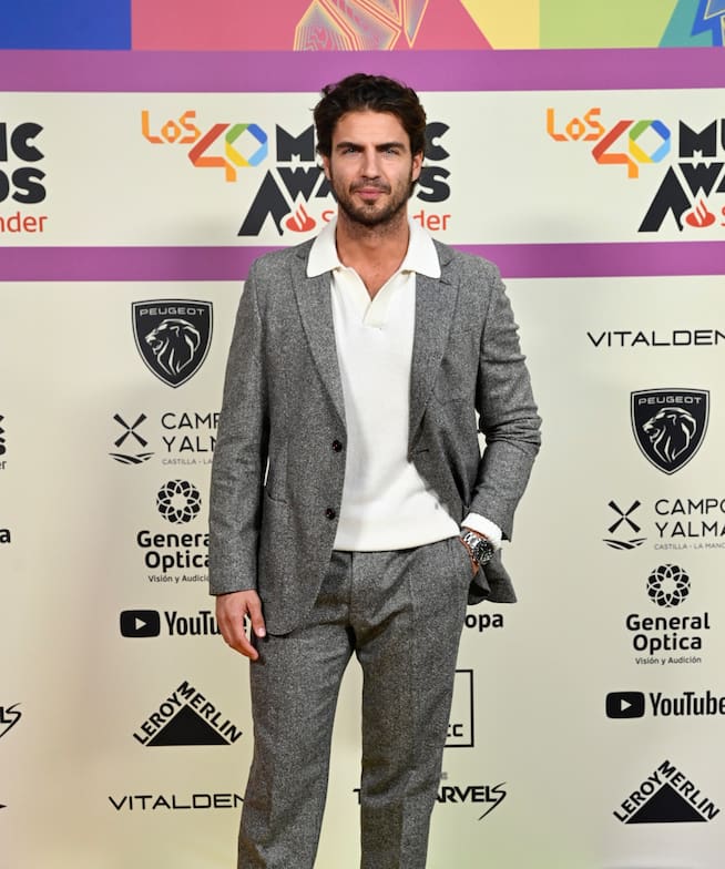 Maxi Iglesias en la alfombra roja de LOS40 Music Awards Santander 2023 / Foto: Jorge París y Elena Buenavista