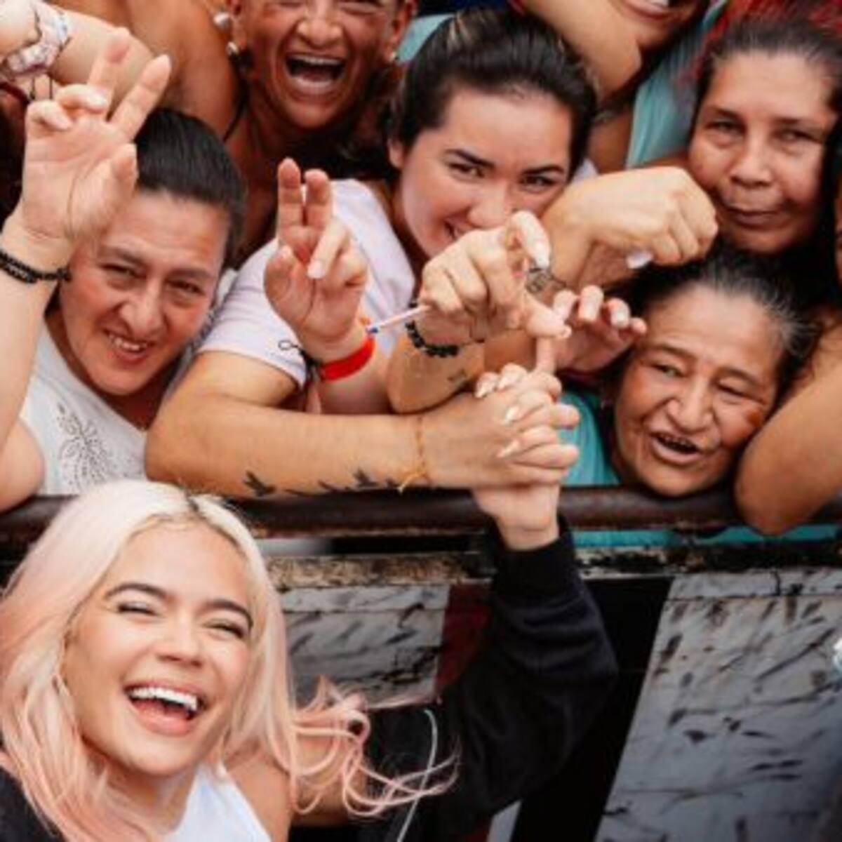 Karol G dio un show sorpresa en una cárcel de Colombia