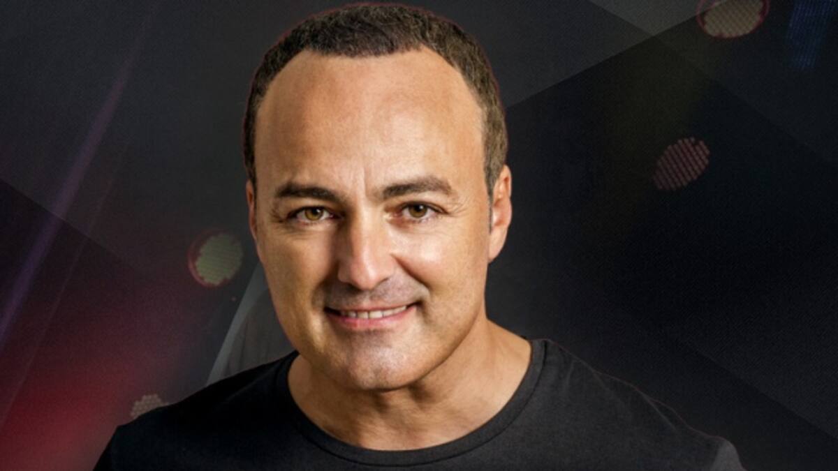 Luis López actúa en el Storyland de Colombia