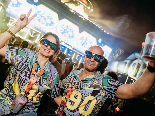 Siempre es una buena excusa para lucir outfit con tu pareja de baile.