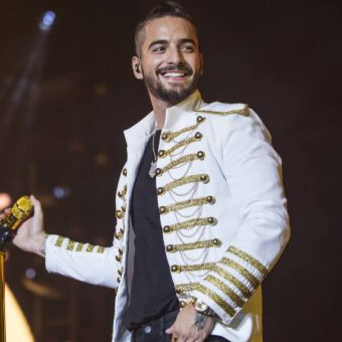 Esta foto de Maluma con una mujer policía le trajo muchos problemas