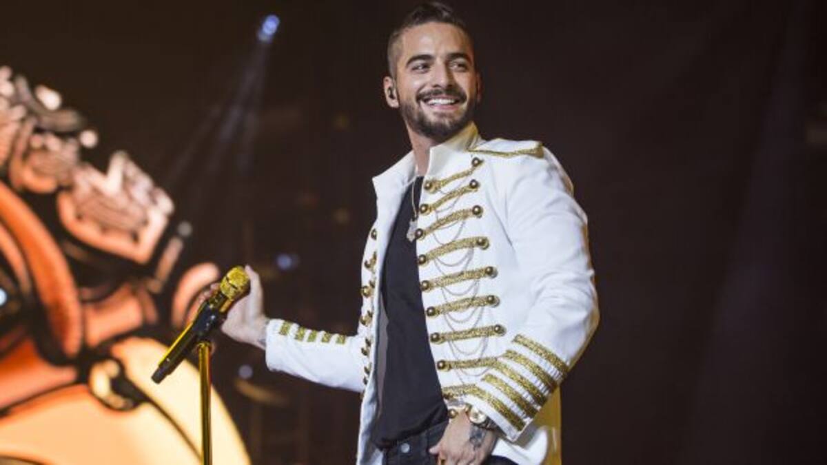 Esta foto de Maluma con una mujer policía le trajo muchos problemas