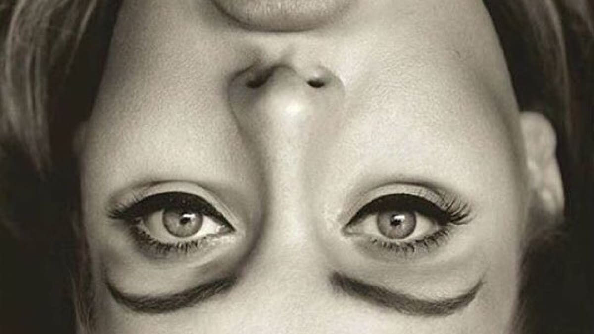 @TurnYourPhone: la cuenta que hace locuras con las fotos de las celebrities