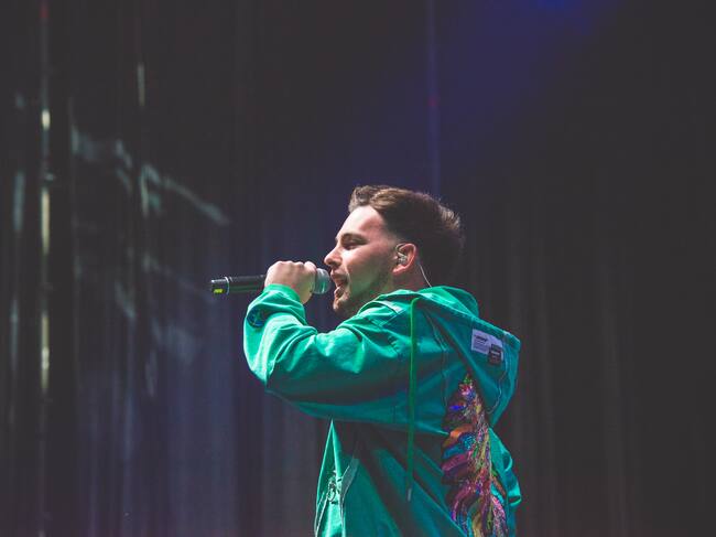 Hilario nos cantó 'Bajo la Luna' (llena, literalmente) su último single, 'Desesperao', y el primero de todos, 'Lagunas'. Fotógrafo: David Gamero