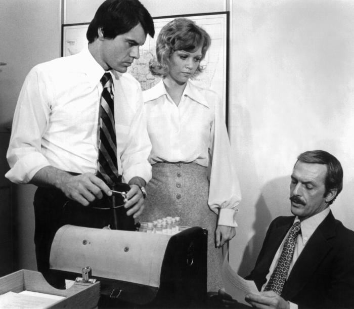 Los actores Robert Urich, Maureen Reagan y Jack Hogan en 1974. (CC)