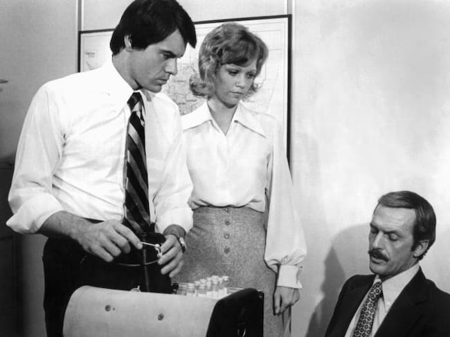 Los actores Robert Urich, Maureen Reagan y Jack Hogan en 1974. (CC)