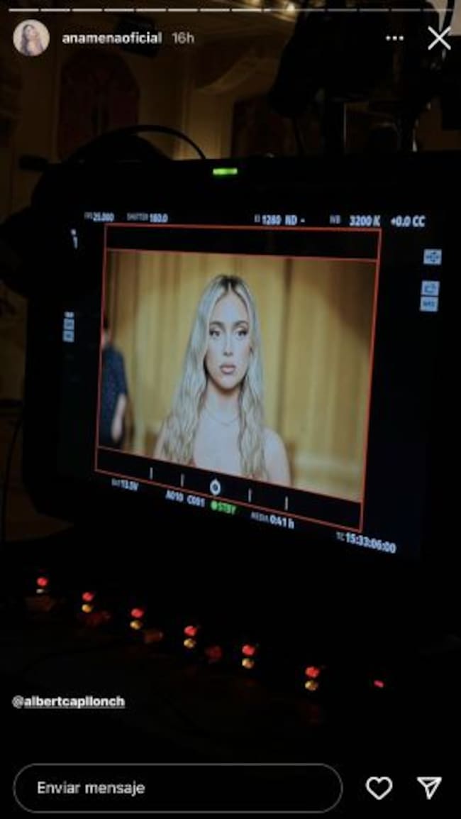 Captura de pantalla del perfil de @anamenaoficial en Instagram Stories