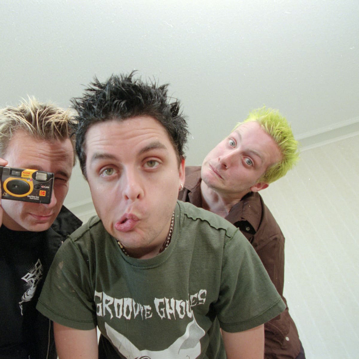 La película inspirada en Green Day cambia de título, confirma participación de la banda y a un reparto de jóvenes estrellas