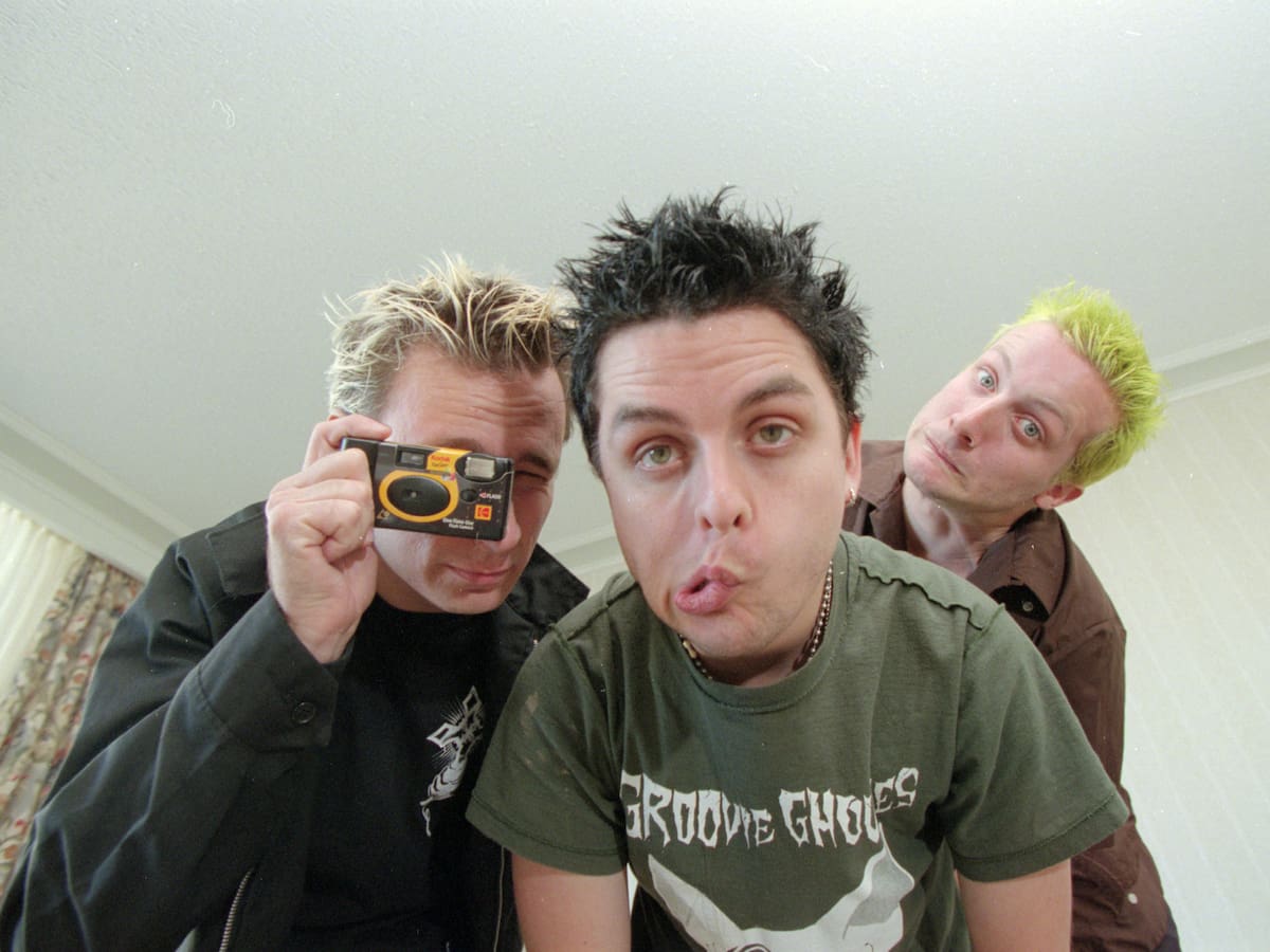 La película inspirada en Green Day cambia de título, confirma participación de la banda y a un reparto de jóvenes estrellas