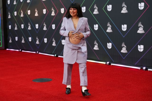 Mon Laferte, a su llegada a los Grammy Latinos.