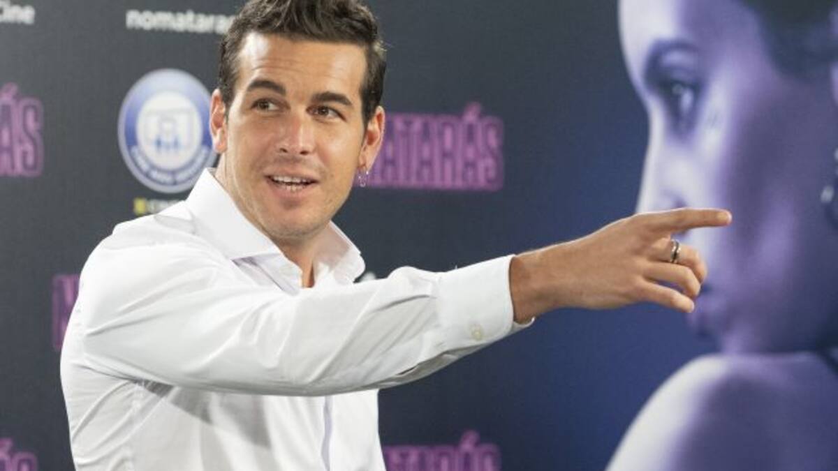 El regalo que Mario Casas se llevó de La Resistencia (muy a pesar de Broncano)