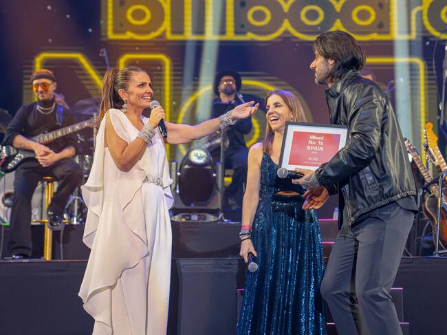 Melendi inauguró la nueva edición de Starlite Madrid, y este lunes, además, recibió un bonito reconocimiento en forma de placa conmemorativa por todo su legado y su impacto en la música latina