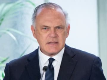 ¿Irreconocible? Pedro Piqueras comparte una foto de hace 50 años: “¡Qué atrevimiento!”