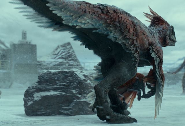 No solo de homenajes vive &#039;Jurassic World: Dominion&#039;: también habrá dinosaurios a montones, como este fiero pyroraptor.