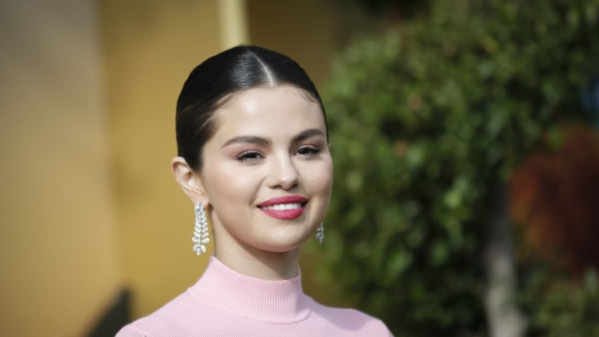 Selena Gomez - Rare