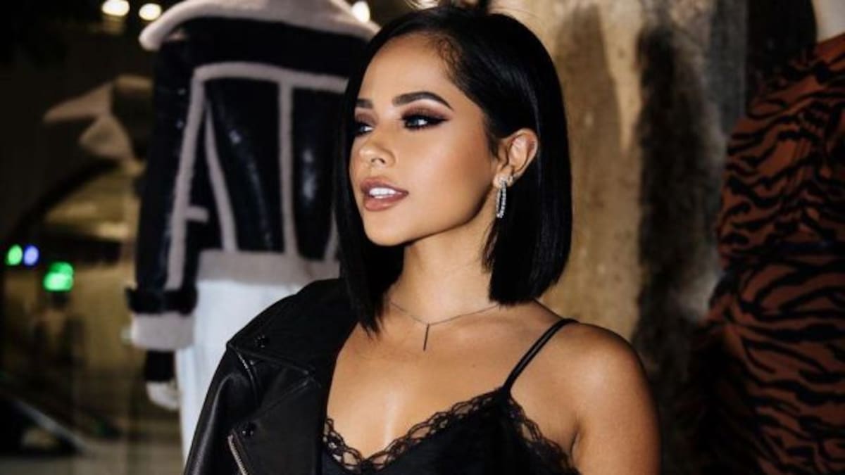 Becky G sorprendió a sus fans al mostrar sus habilidades con el piano