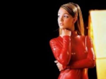 CINCO CLAVES FUNDAMENTALES PARA COMPRENDER EL VIDEOCLIP DE ‘BAGDAD’ DE ROSALÍA