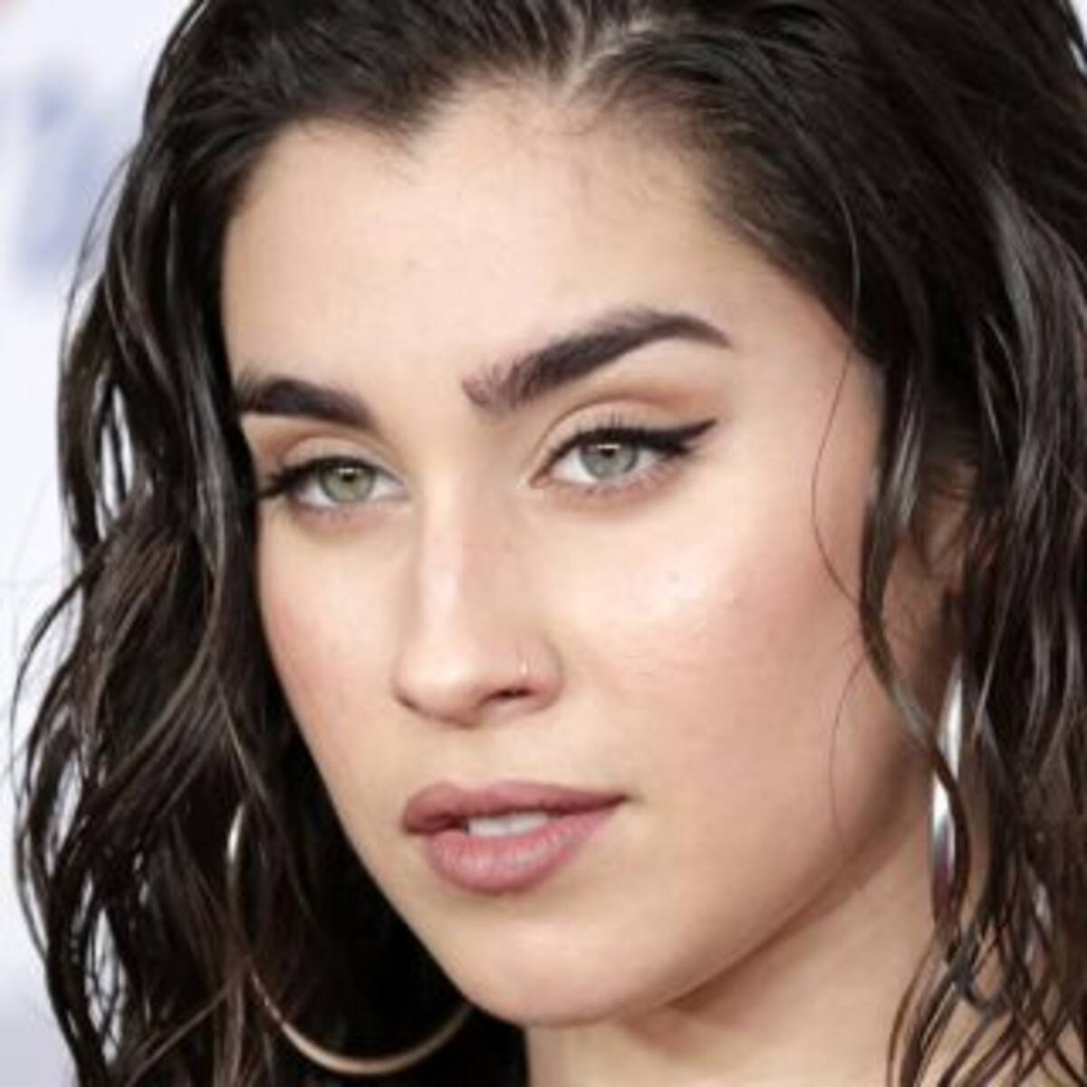 Las sensuales fotos de Lauren Jauregui al natural