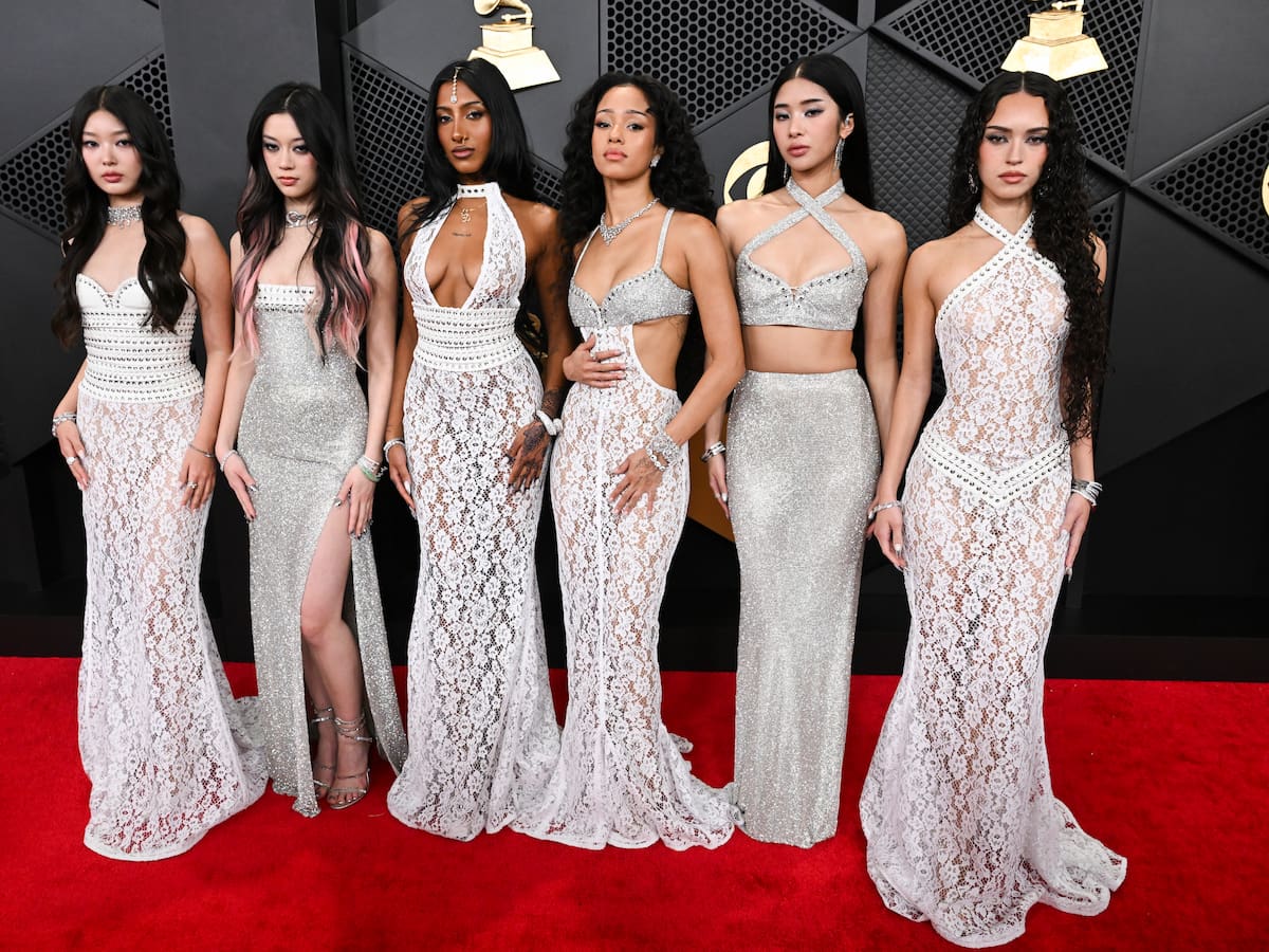 ¿Es la Mona Lisa la nueva inspiración de KATSEYE?