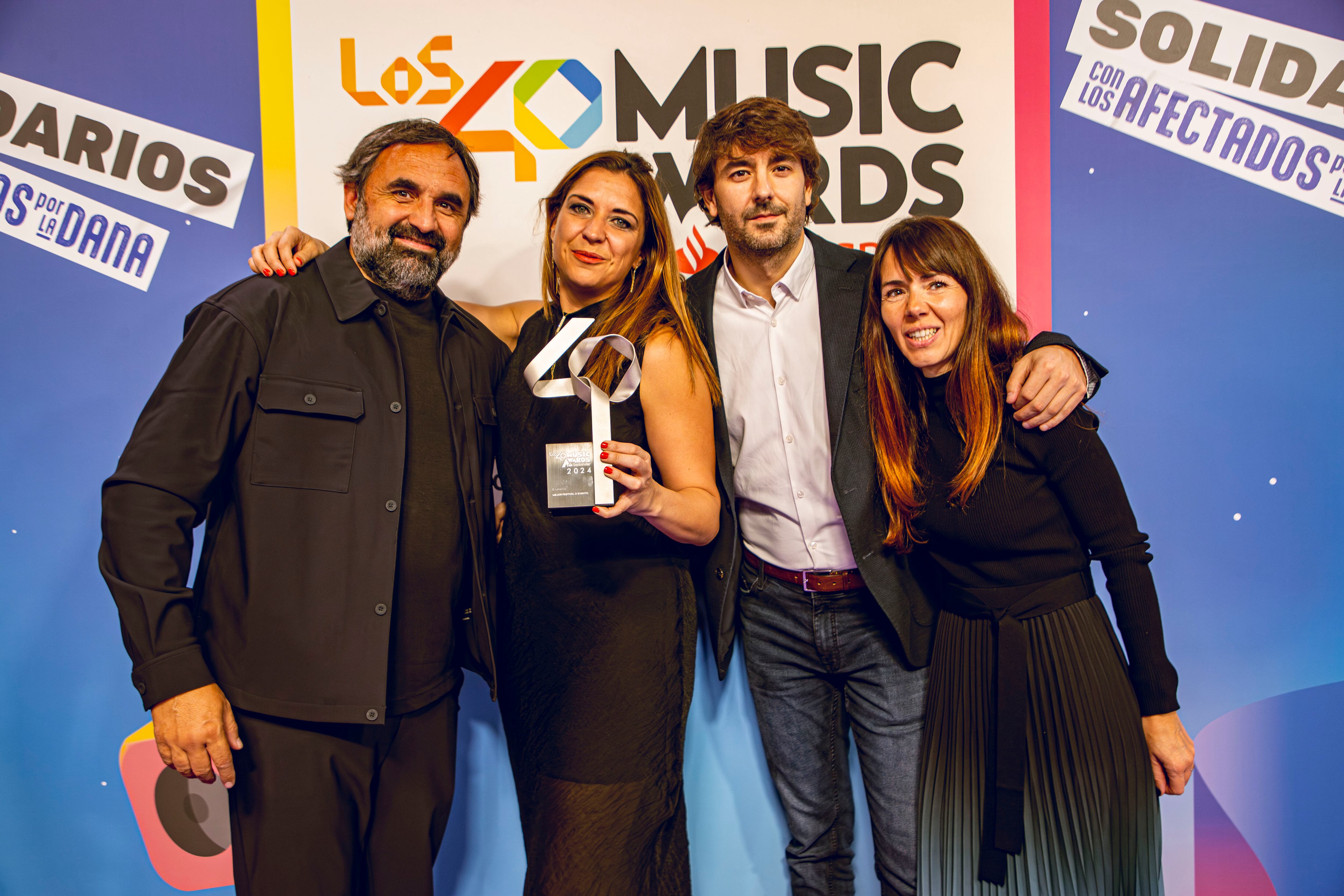 Oscar Fernandez (Responsable producción CCME), Tania de Torres (Music Expert Sr. Manager-Europe), Jesús Camacho (Media Operations Sr. Manager Med-Iberia) y Montserrat Vicente (Connections & Media Director Coca-Cola Iberia), ganadores de premio Mejor Festival o Evento por el Coca-Cola Music Experience