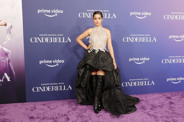 Camila Cabello se desmaya en premier de La Cenicienta