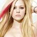 Avril Lavigne se quiebra hablando de su enfermedad