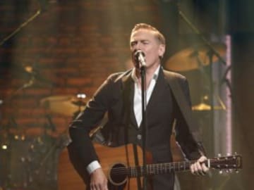 Bryan Adams lanza su nuevo tema, ‘So Happy It Hurts’, un canto “a la libertad y la espontaneidad”