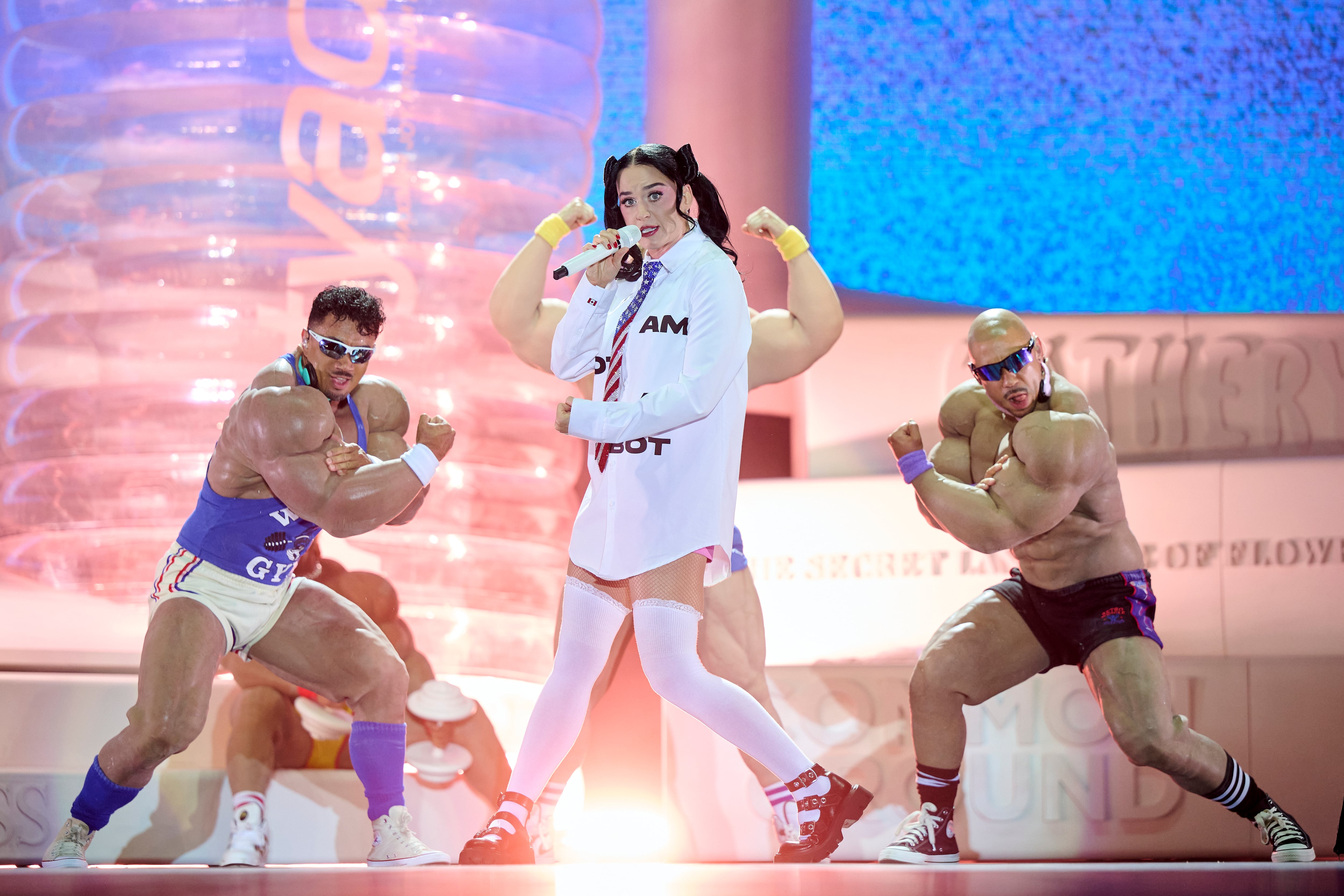 Katy Perry actuando en el Río Babel 2026