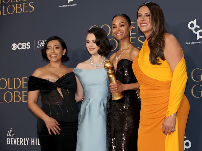 Adriana Paz, Selena Gomez, Zoe Saldana y Karla Sofía Gascón, parte del reparto de la triunfal Emilia Pérez en los Globos de Oro