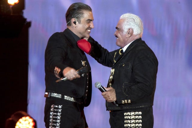 Vicente Fernández y Alejandro Fernández