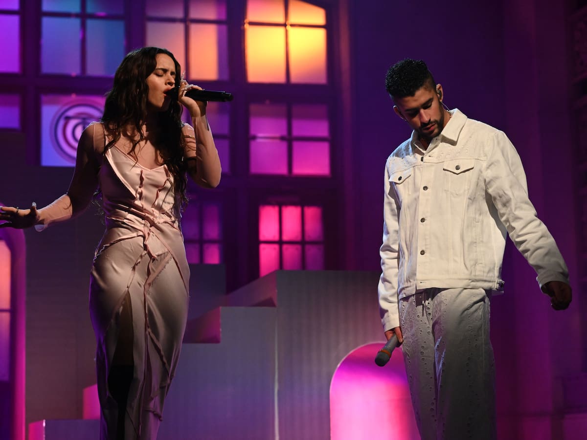 ¿Aparecerá Rosalía en alguno de los conciertos de Bad Bunny en Barcelona? La pista que están siguiendo los fans