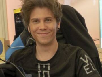 El Rubius lanza una colección exclusiva de ropa inspirada en Batman