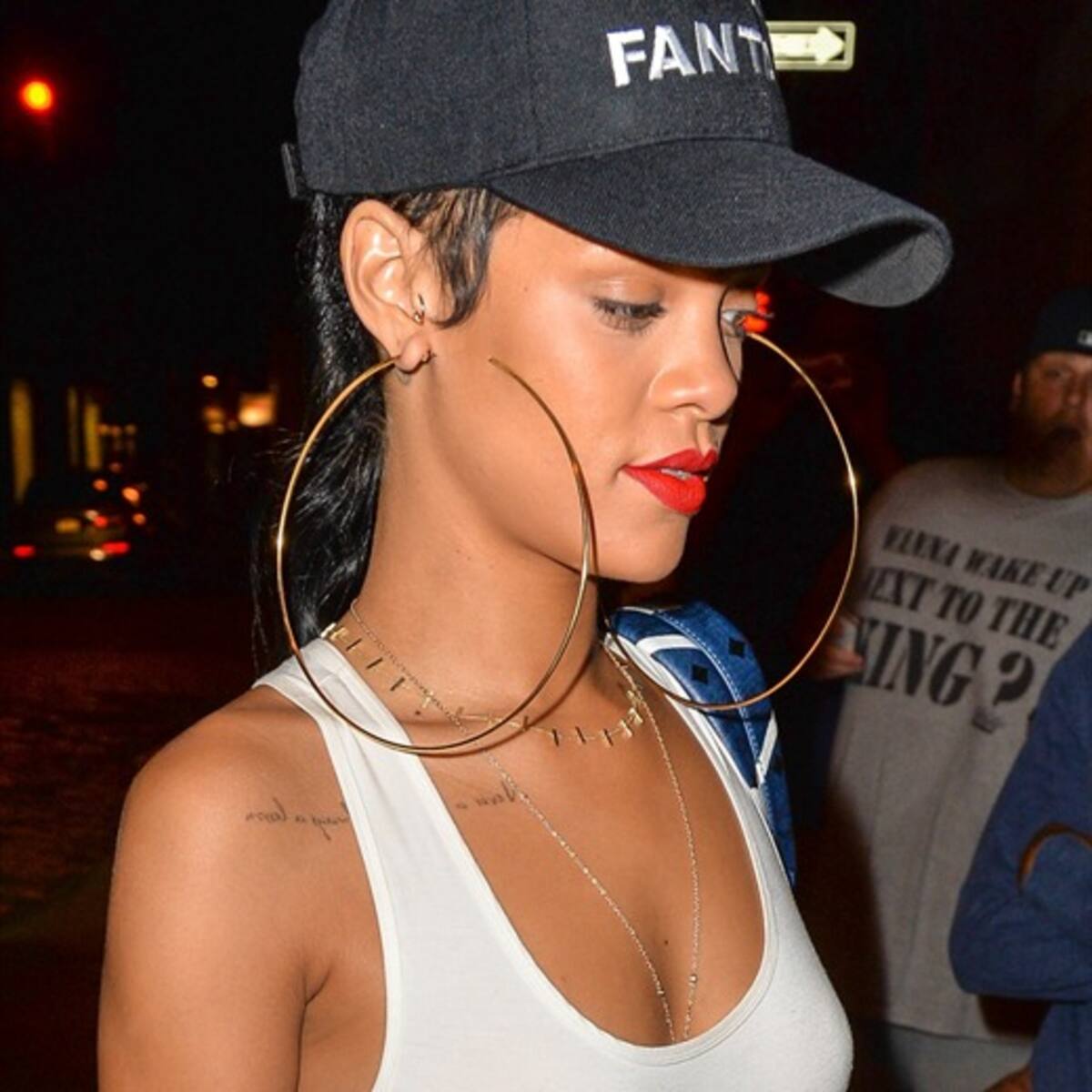 Rihanna prefiere estar sin corpiño