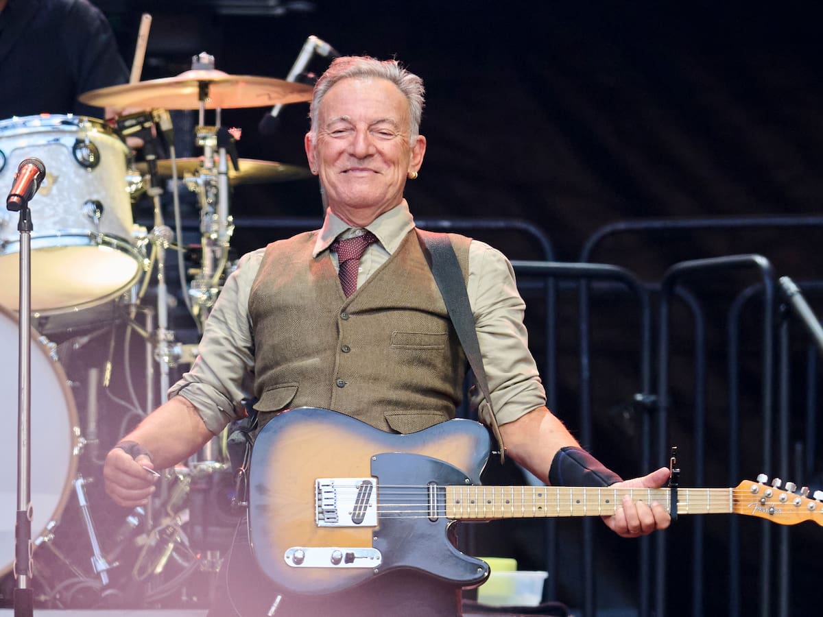 Bruce Springsteen inaugura su gira contra Donald Trump en Minneapolis con un alegato por la paz y homenajeando a Prince
