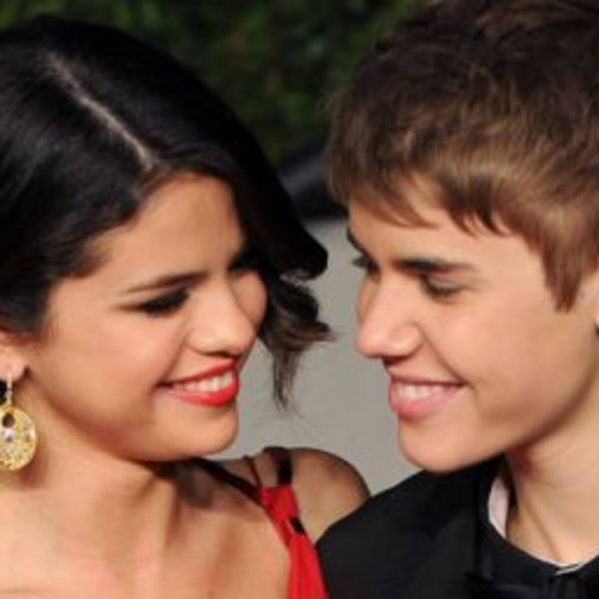 Justin Bieber ayuda a Selena Gómez con su enfermedad